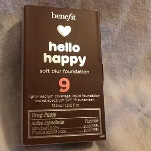 Hello Happy Soft Blur Foundation SPF 15